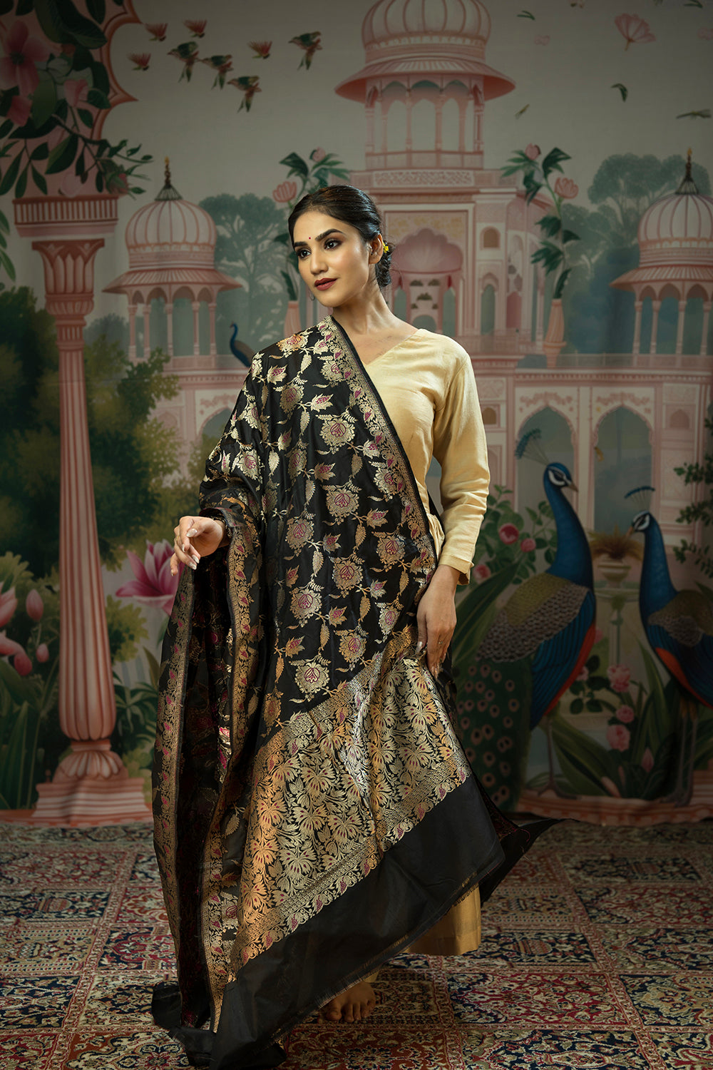 handwoven black silk jangla dupatta