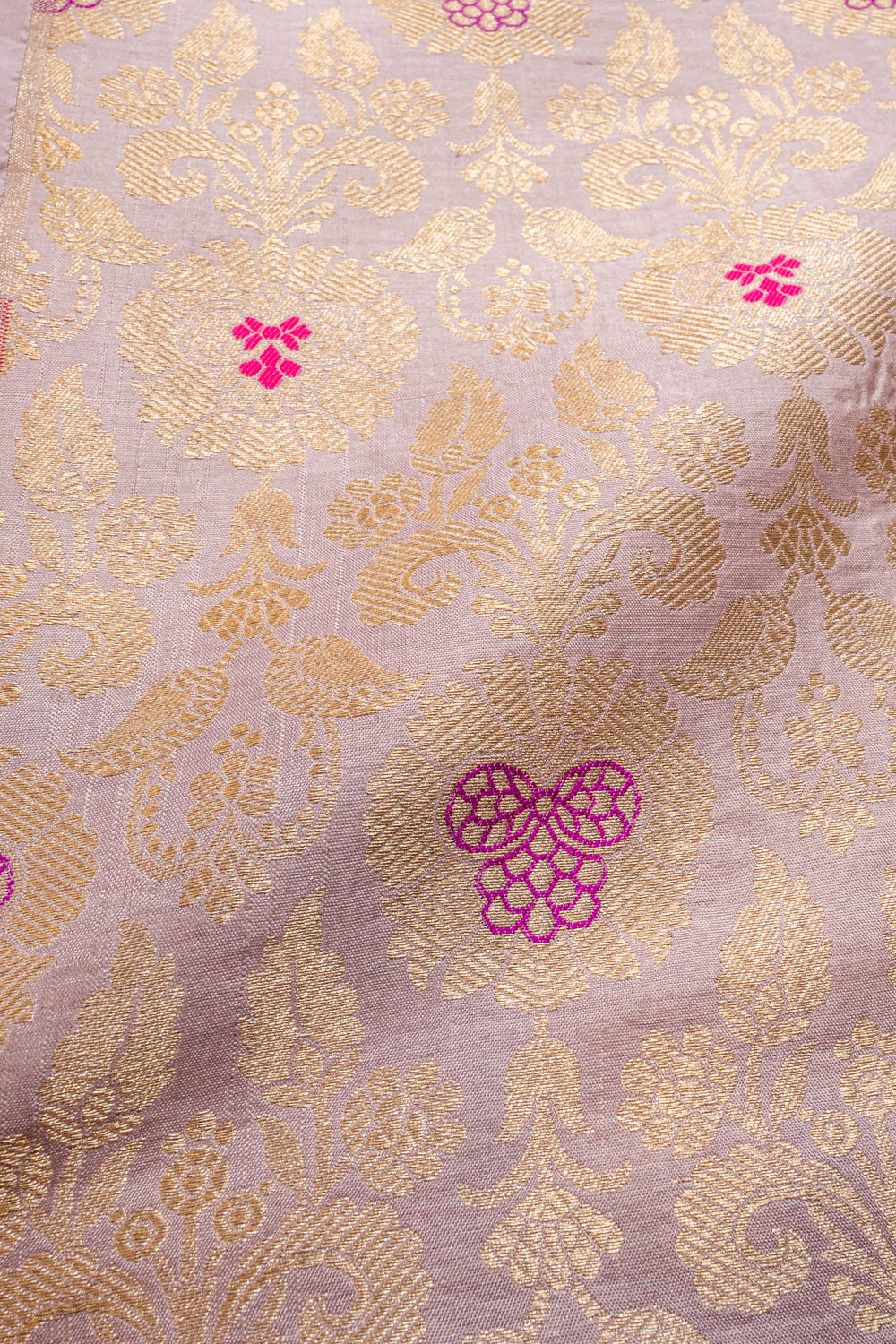 Handwoven lilac silk jangla fabric