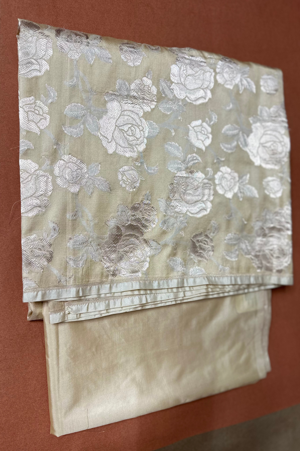 Handwoven cream 2pc thaan set