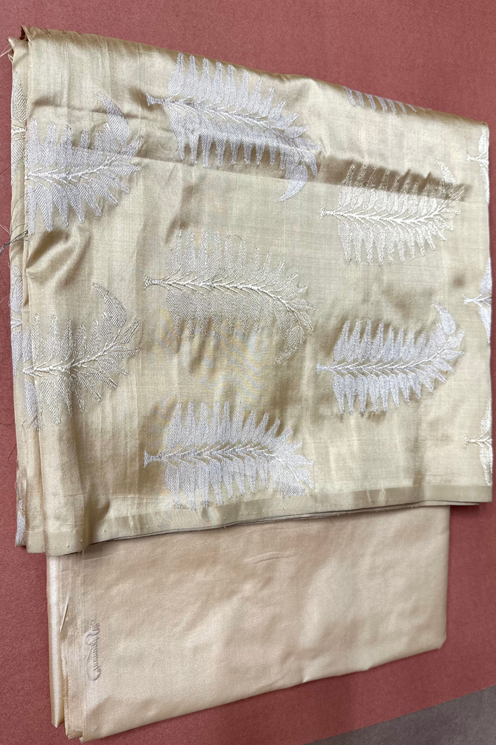 Handwoven cream 2pc thaan set