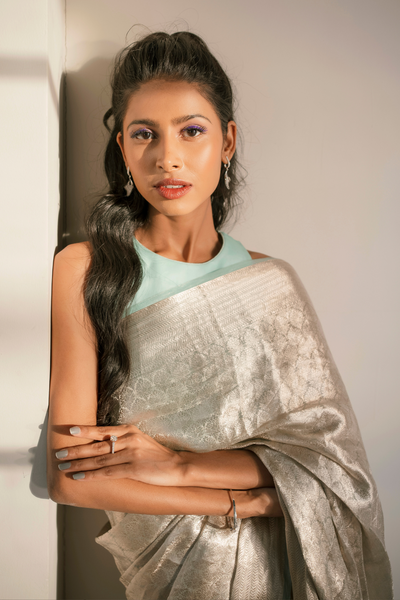 Pre-order: Handwoven 'stellare' tissue saree