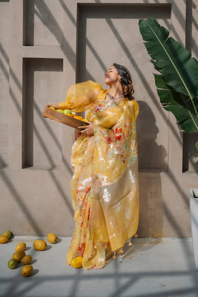 Handwoven 'giallo' organza saree