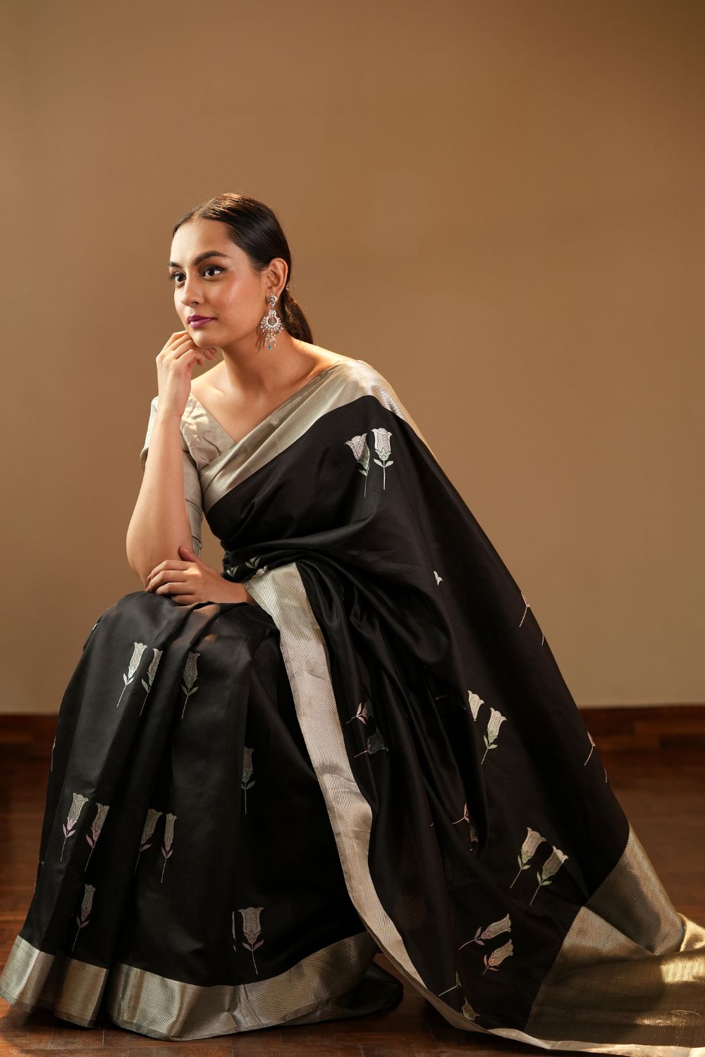 HANDWOVEN BLACK SILK SAREE