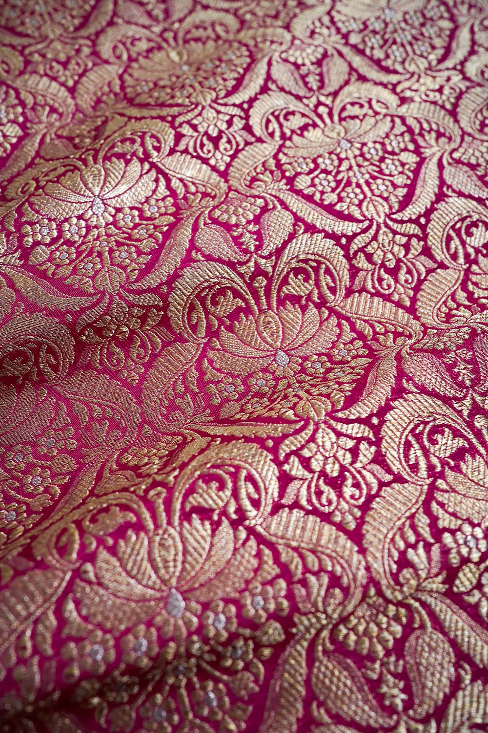 HANDWOVEN PINK SILK JANGLA FABRIC