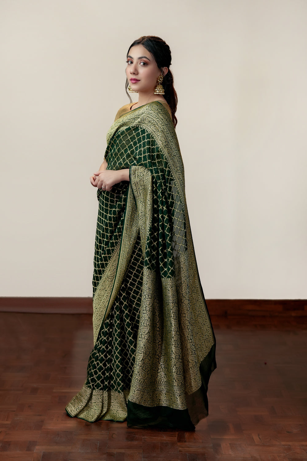 HANDWOVEN DARK GREEN GEORGETTE SAREE