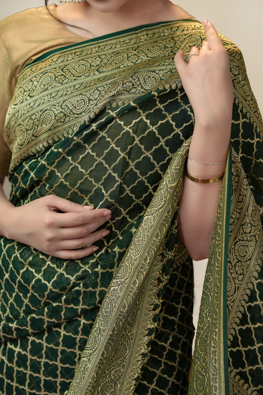 HANDWOVEN DARK GREEN GEORGETTE SAREE