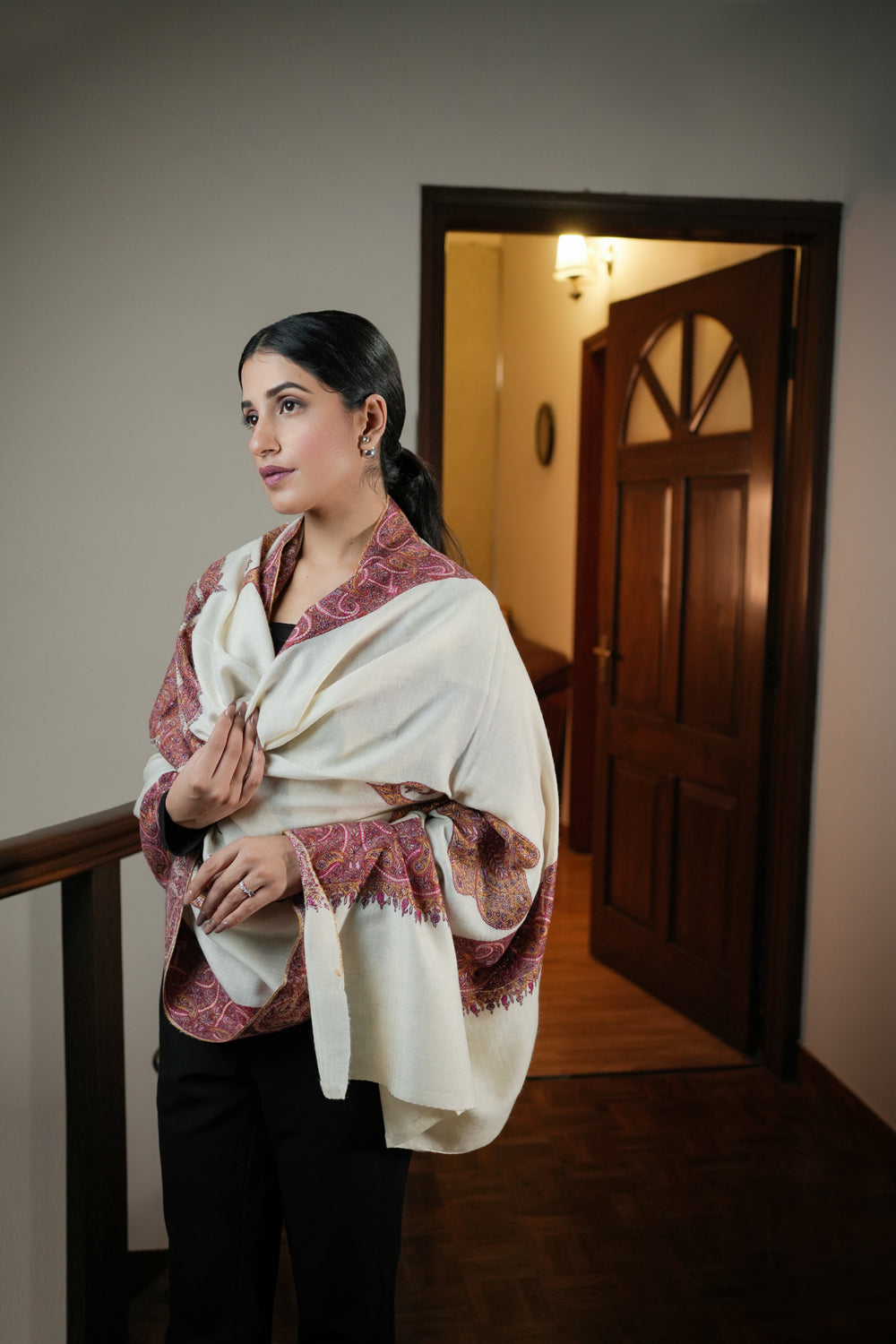 HANDWOVEN CREAM KASHMIRI EMBROIDERED PASHMINA SHAWL