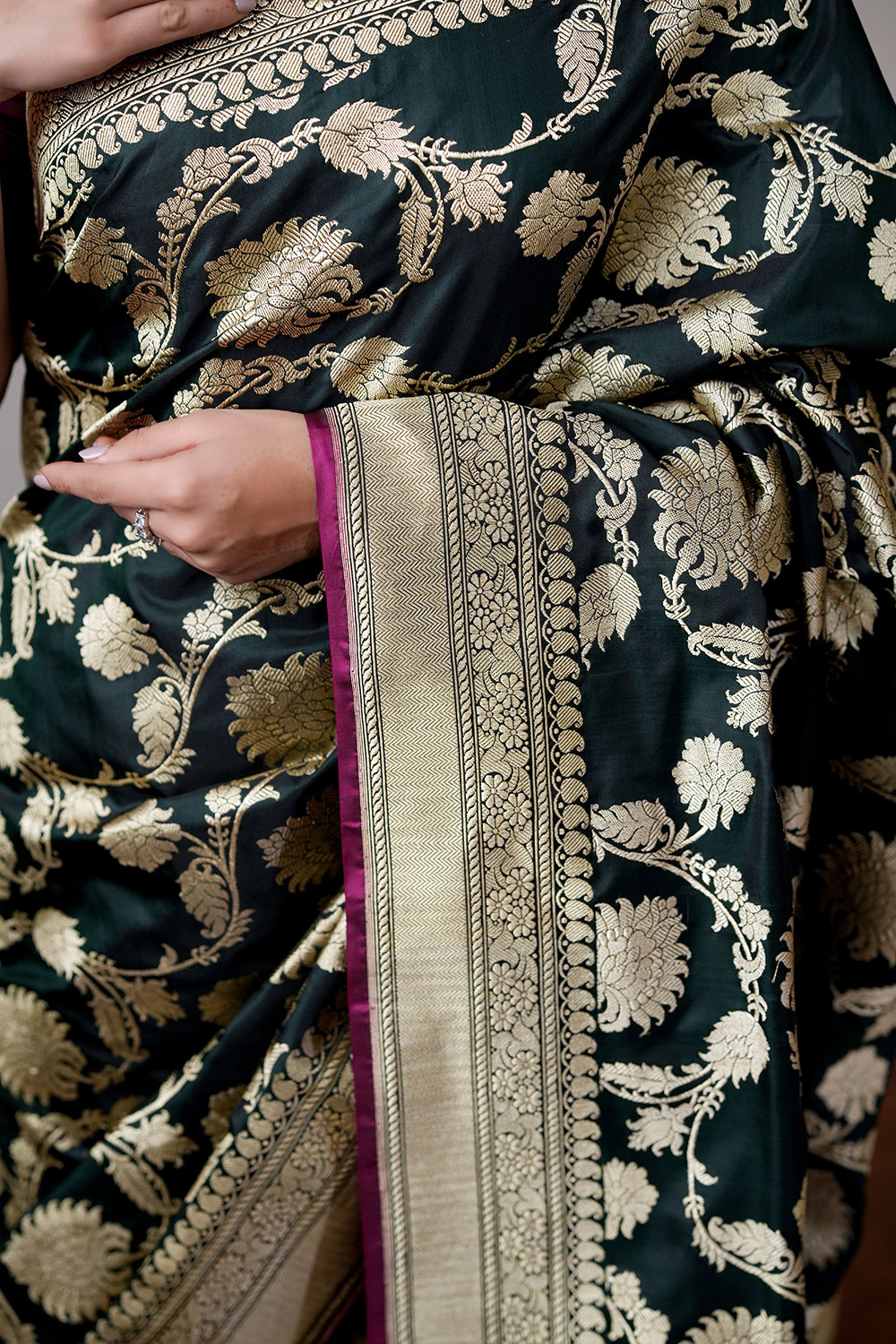 HANDWOVEN DEEP GREEN SILK SAREE