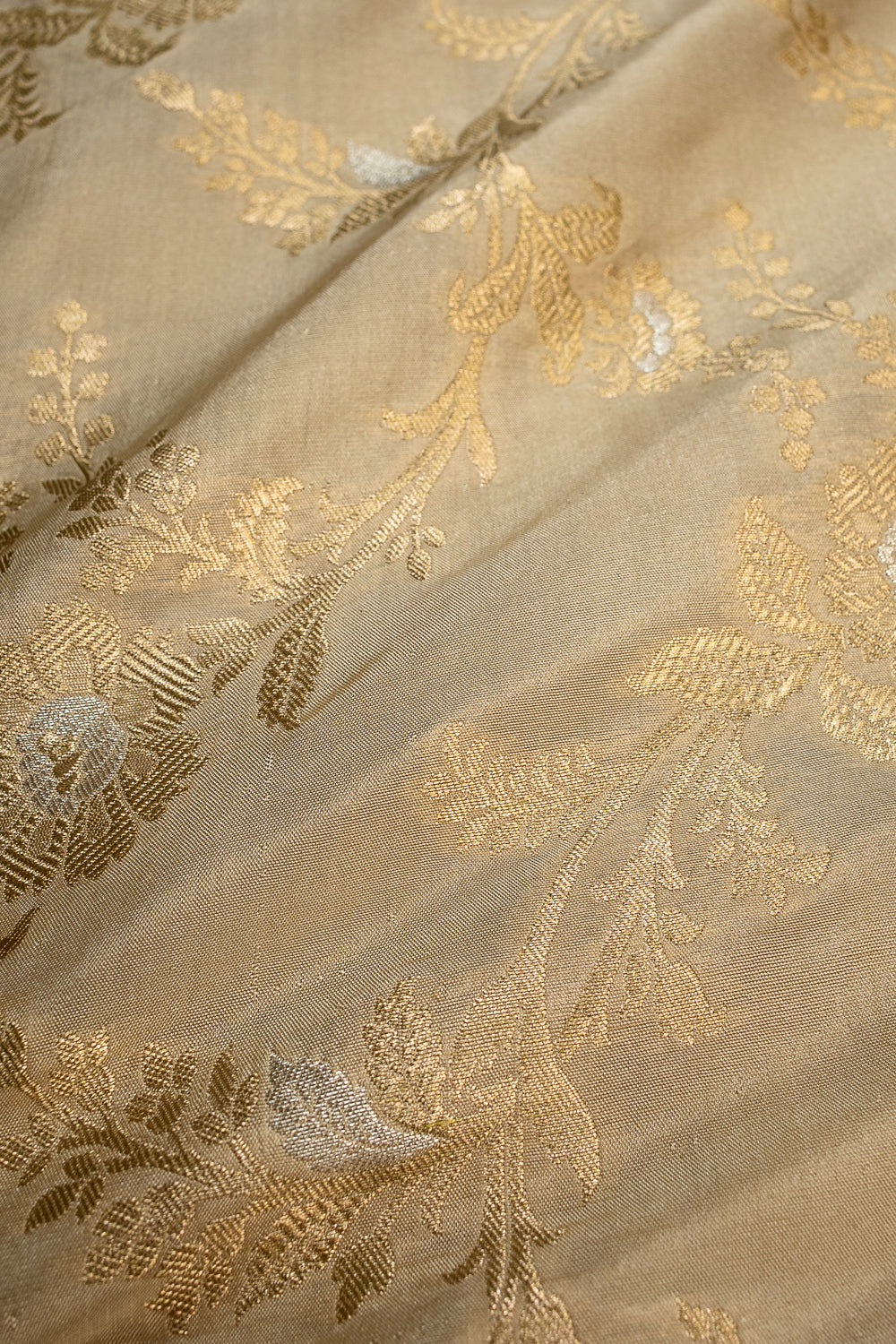 HANDWOVEN CREAM JANGLA SILK FABRIC